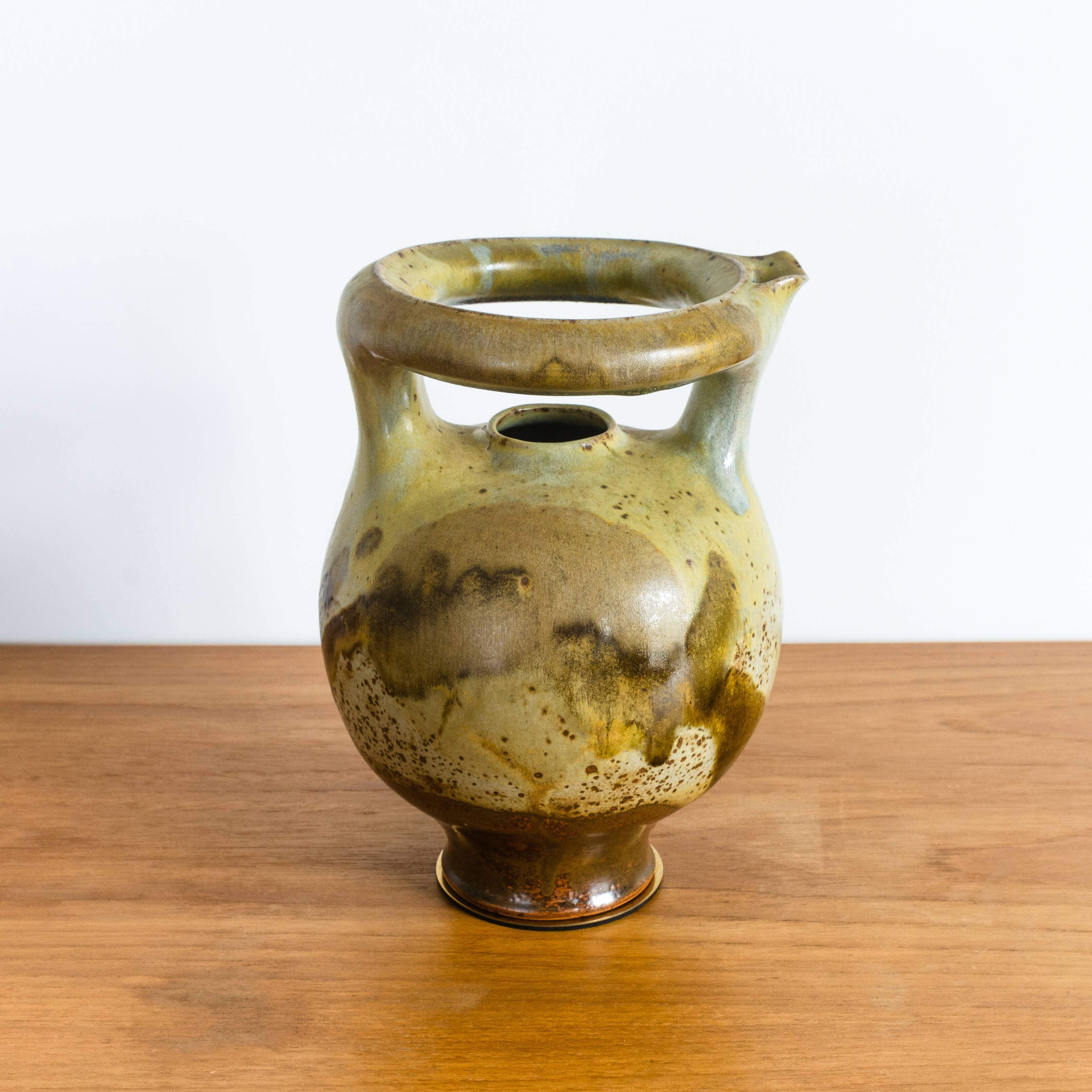 Green enamelled circular sandstone amphorae - Work Francais - Circa 1960