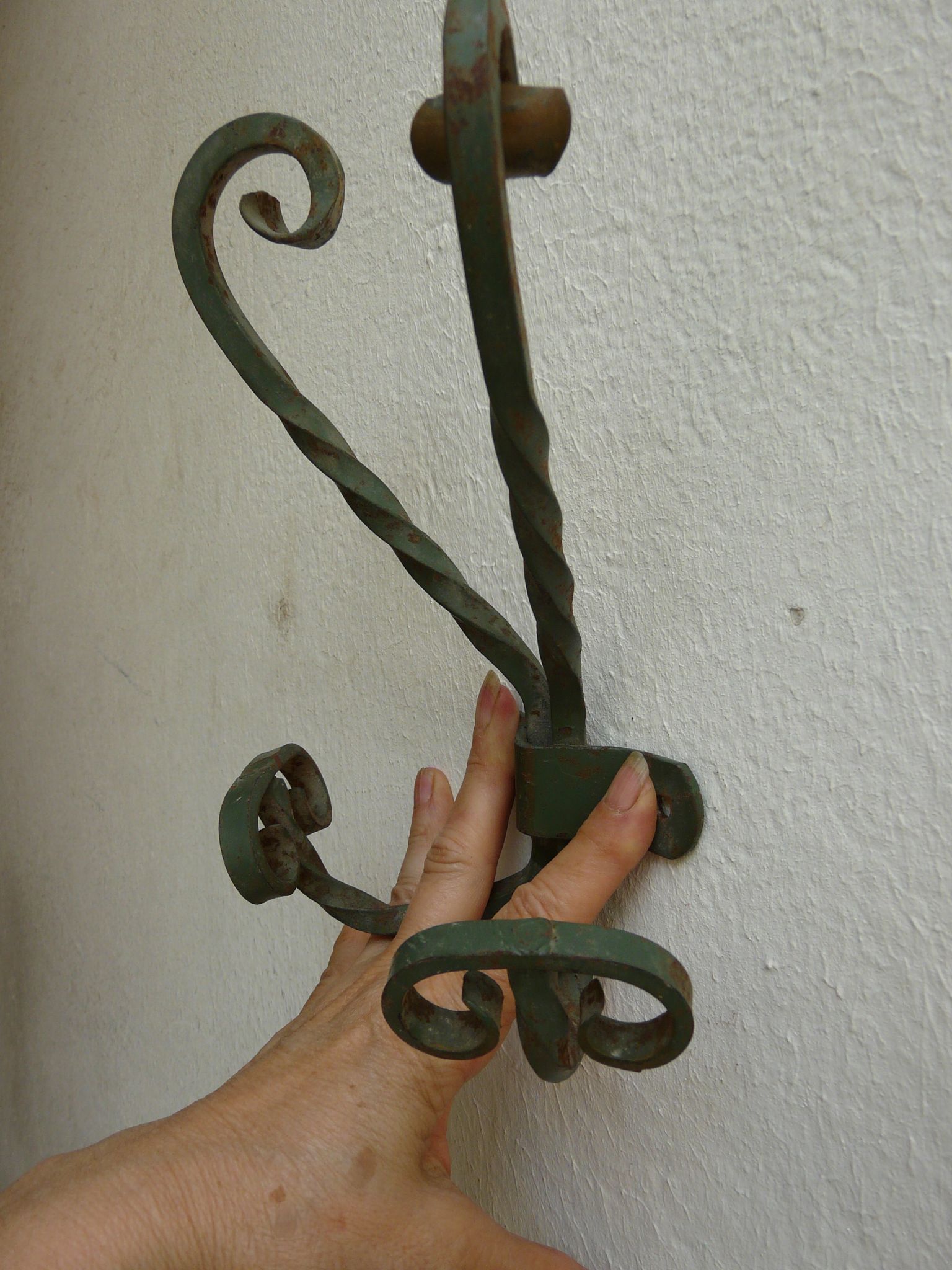 2 wall coat rack in wrought iron with 4 hooks