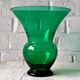 Vase en verre vert vintage