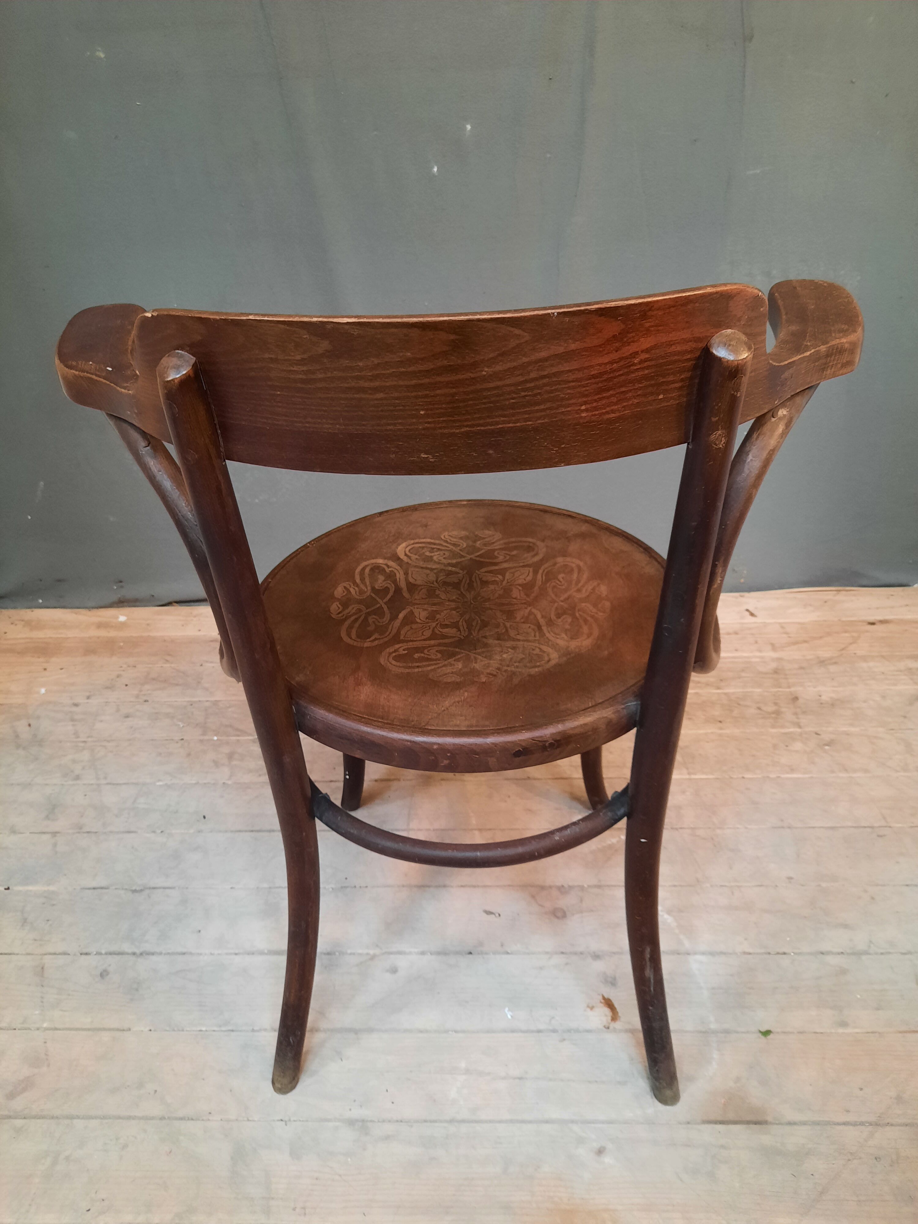 Fishel curved wooden burreau chair