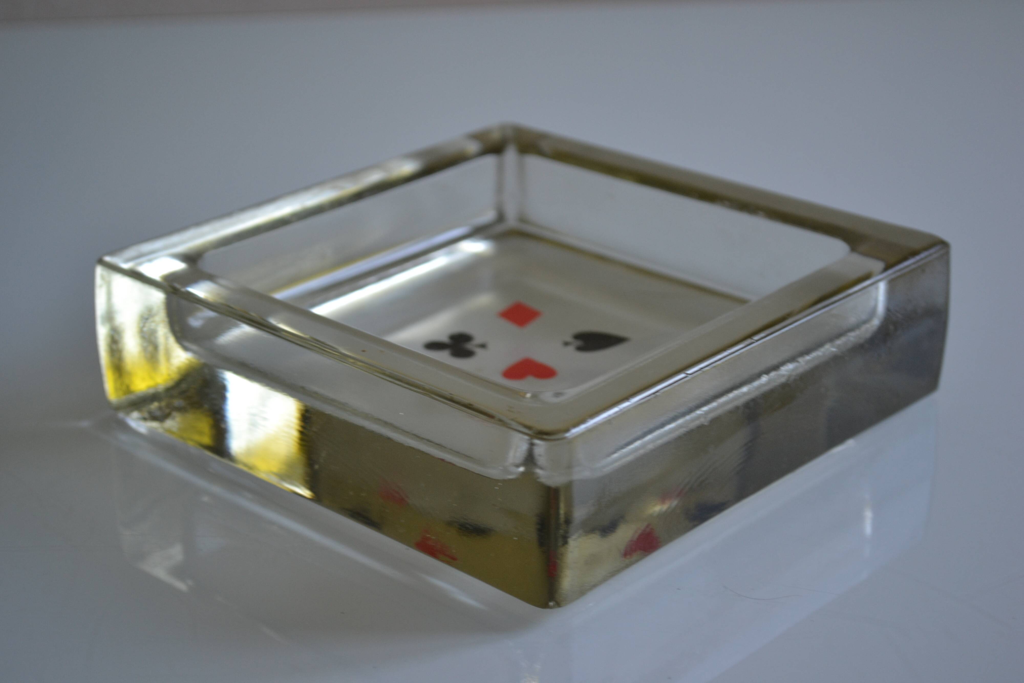 glass block pockets in the 4 colours of the card game