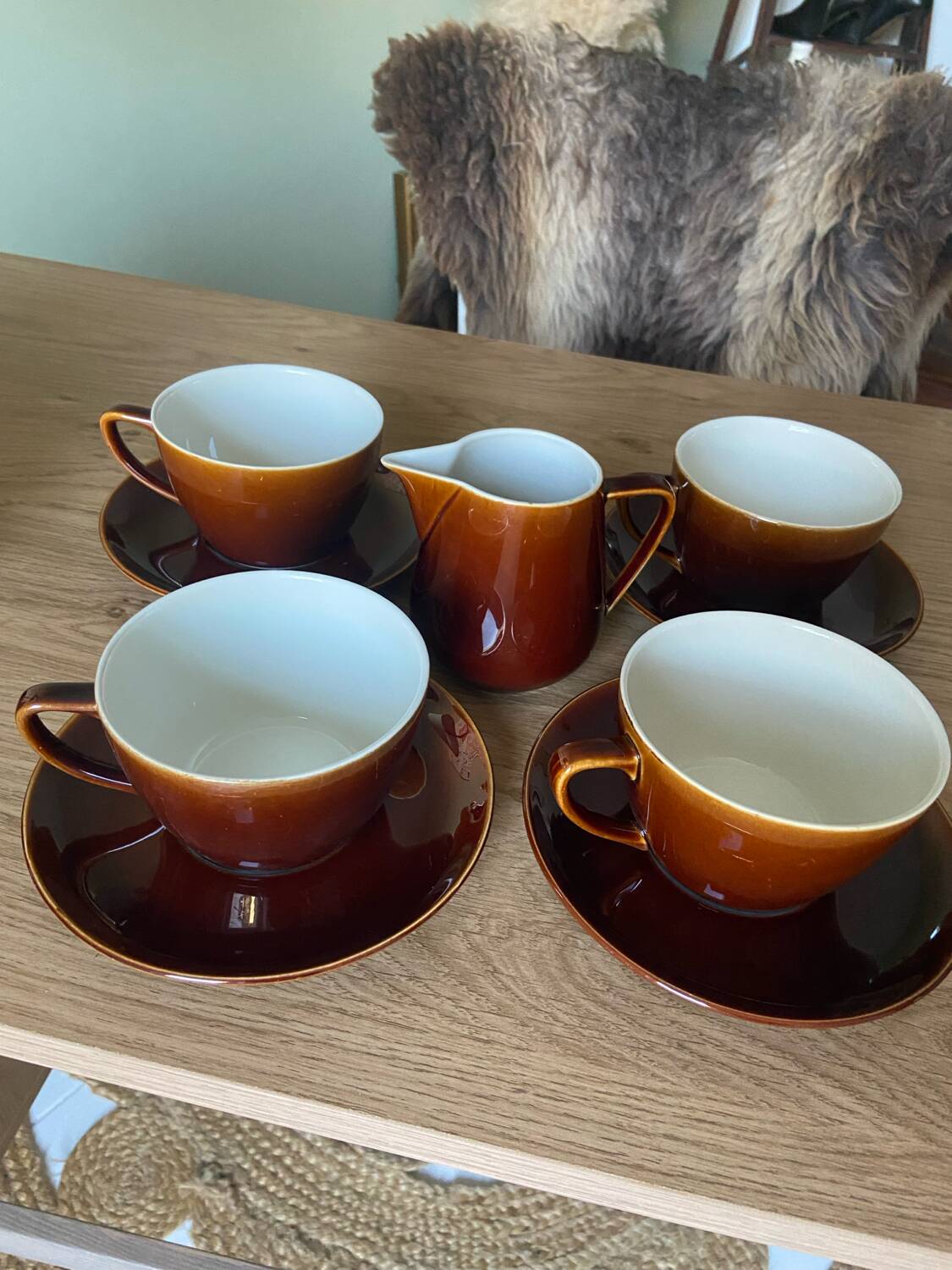 Set of 4 large cups + saucers + milk jug