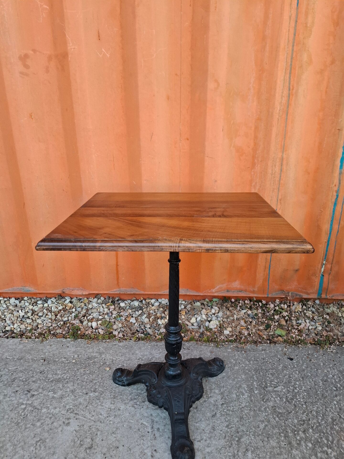 Bistro table