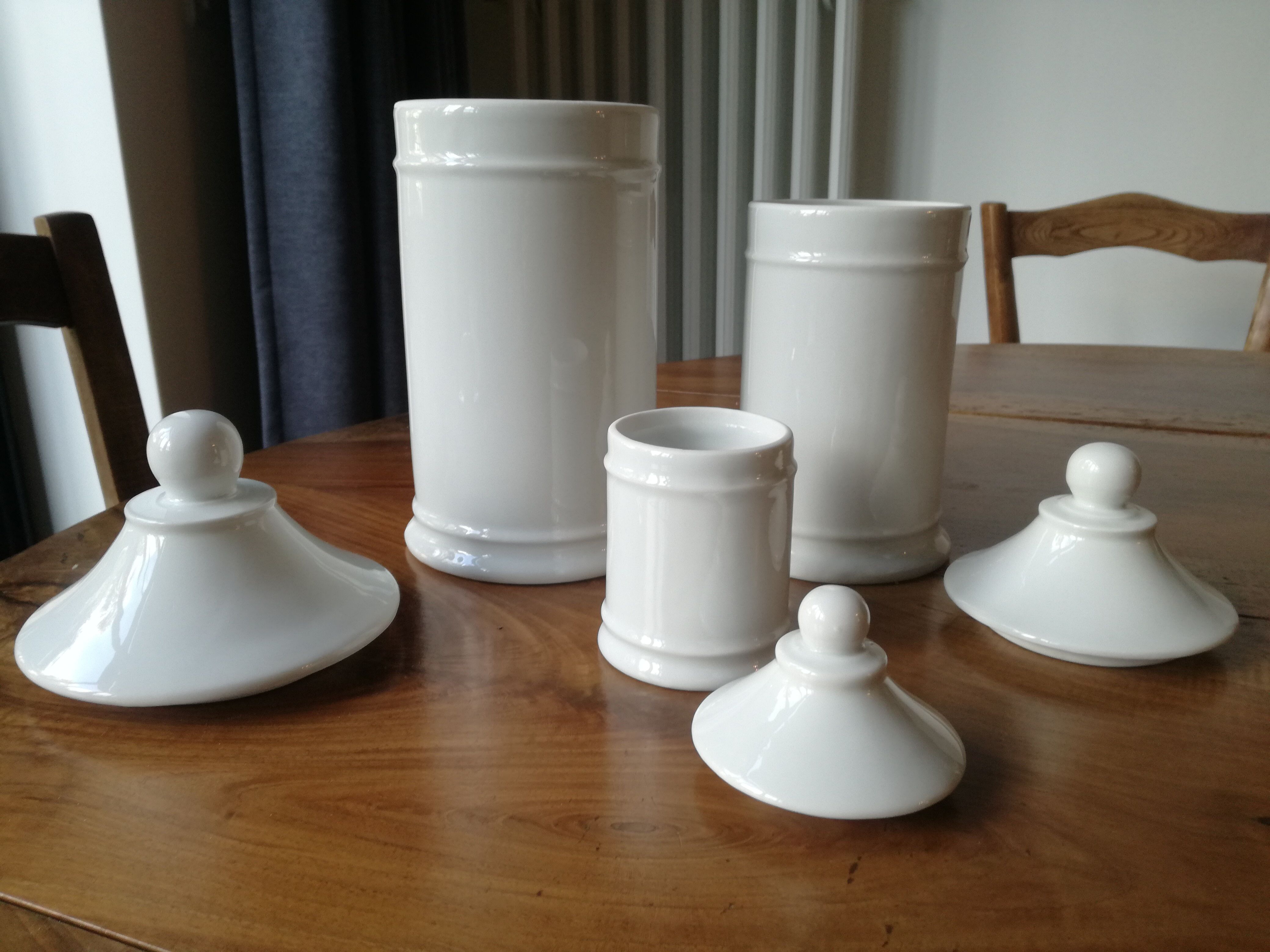 19th century white porcelain pharmacy pots.