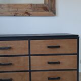 Furniture counter with graphite and wood drawers