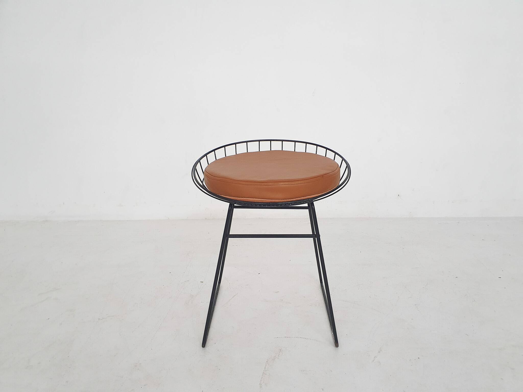 Cees Braakman for Pastoe KM05 metal wire stool, The Netherlands 1958