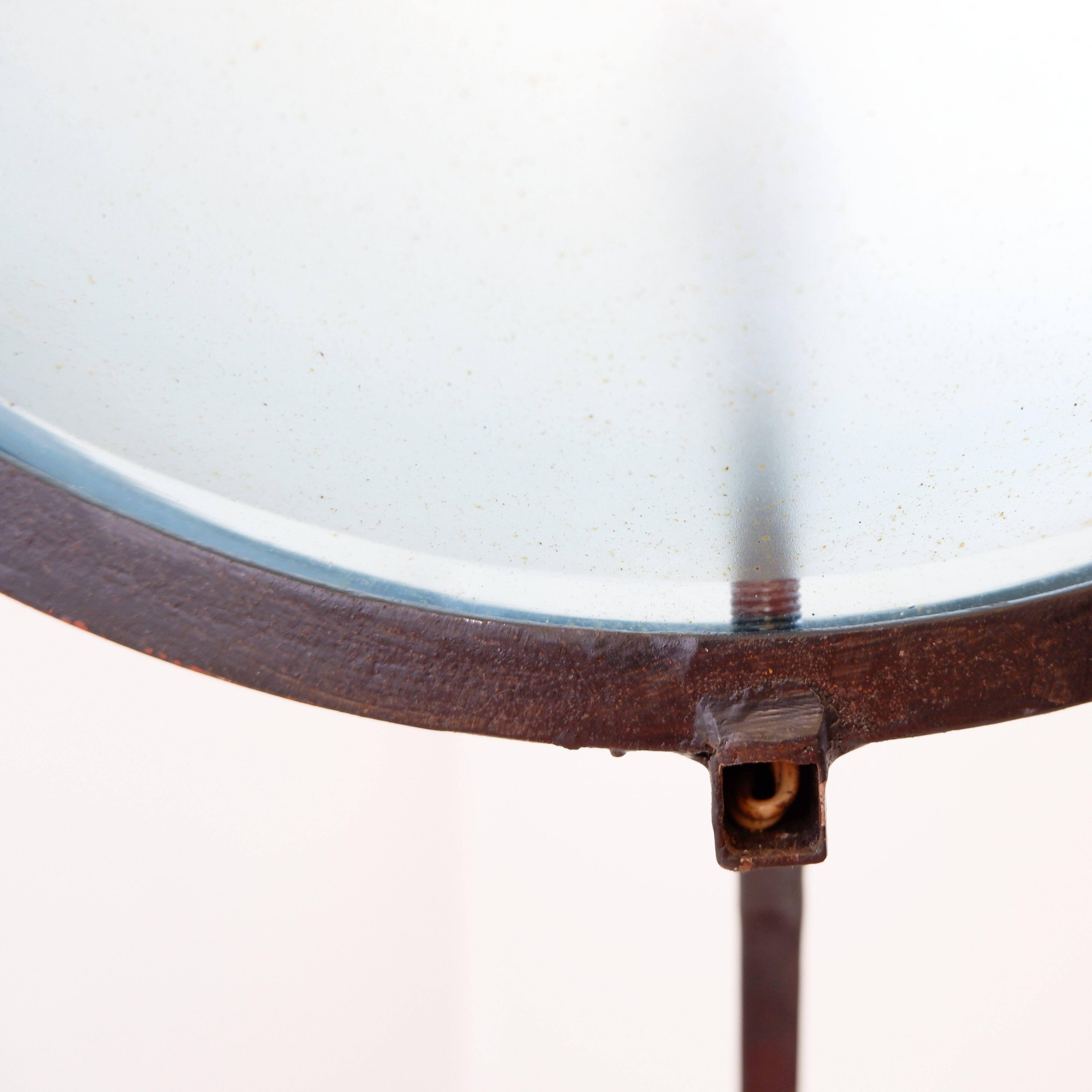 Floor lamp in metal and sandblasted glass disc