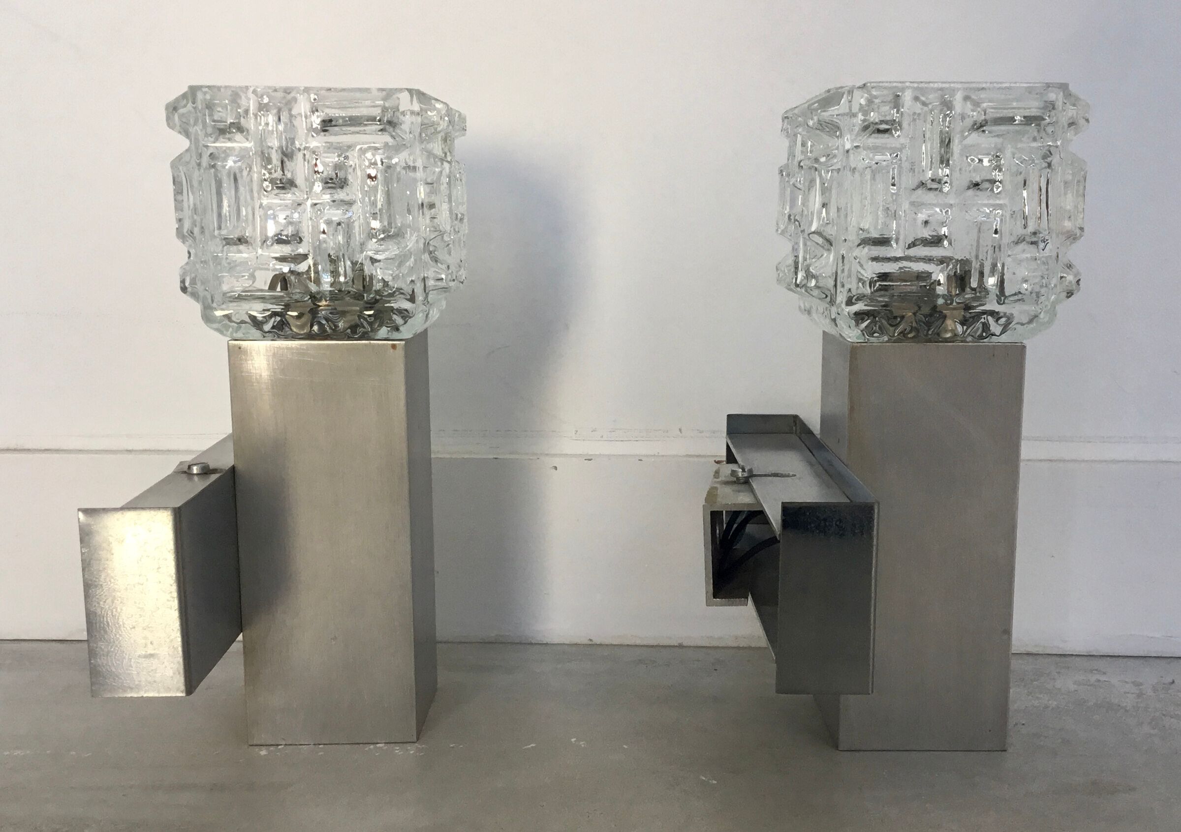 Pair of space age cubist wall lamps in brushed aluminum - design 1970