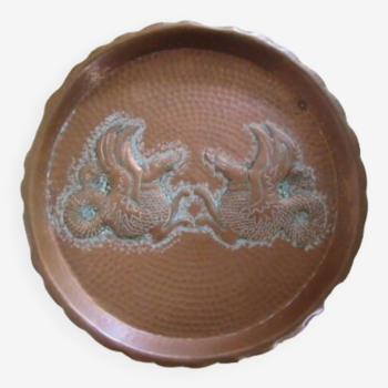 Plateau Asie dragons en relief cuivre martelé diamètre 30cm