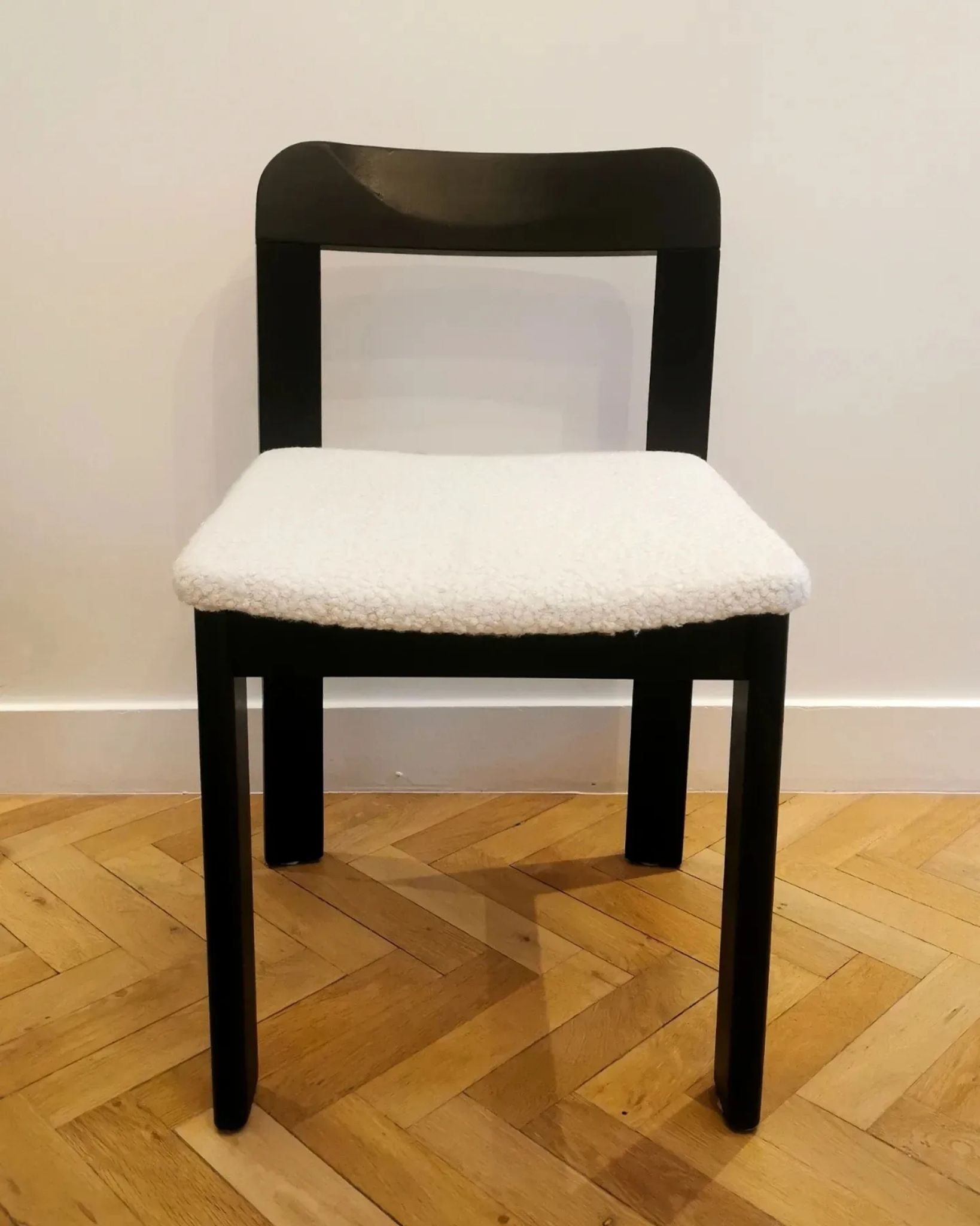 4 chairs