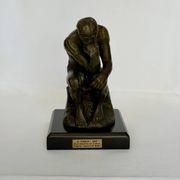 La sculpture en bronze Le Penseur, statue en bronze Rosin