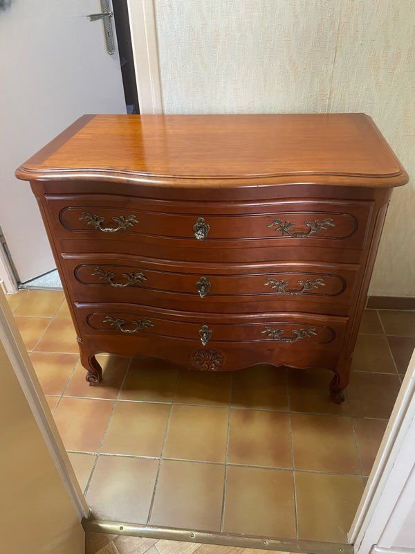 Commode style Louis XV