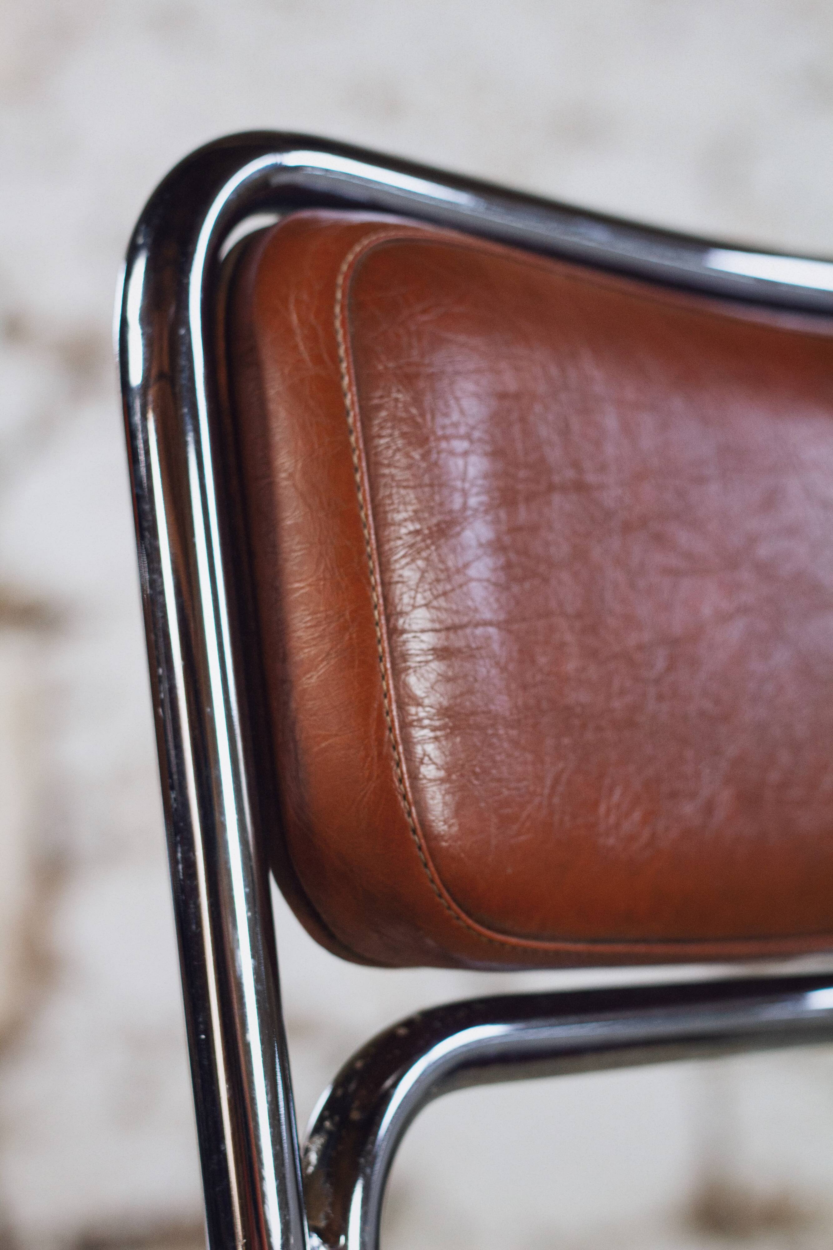 8 vintage tubular chrome and skai chairs, 1970