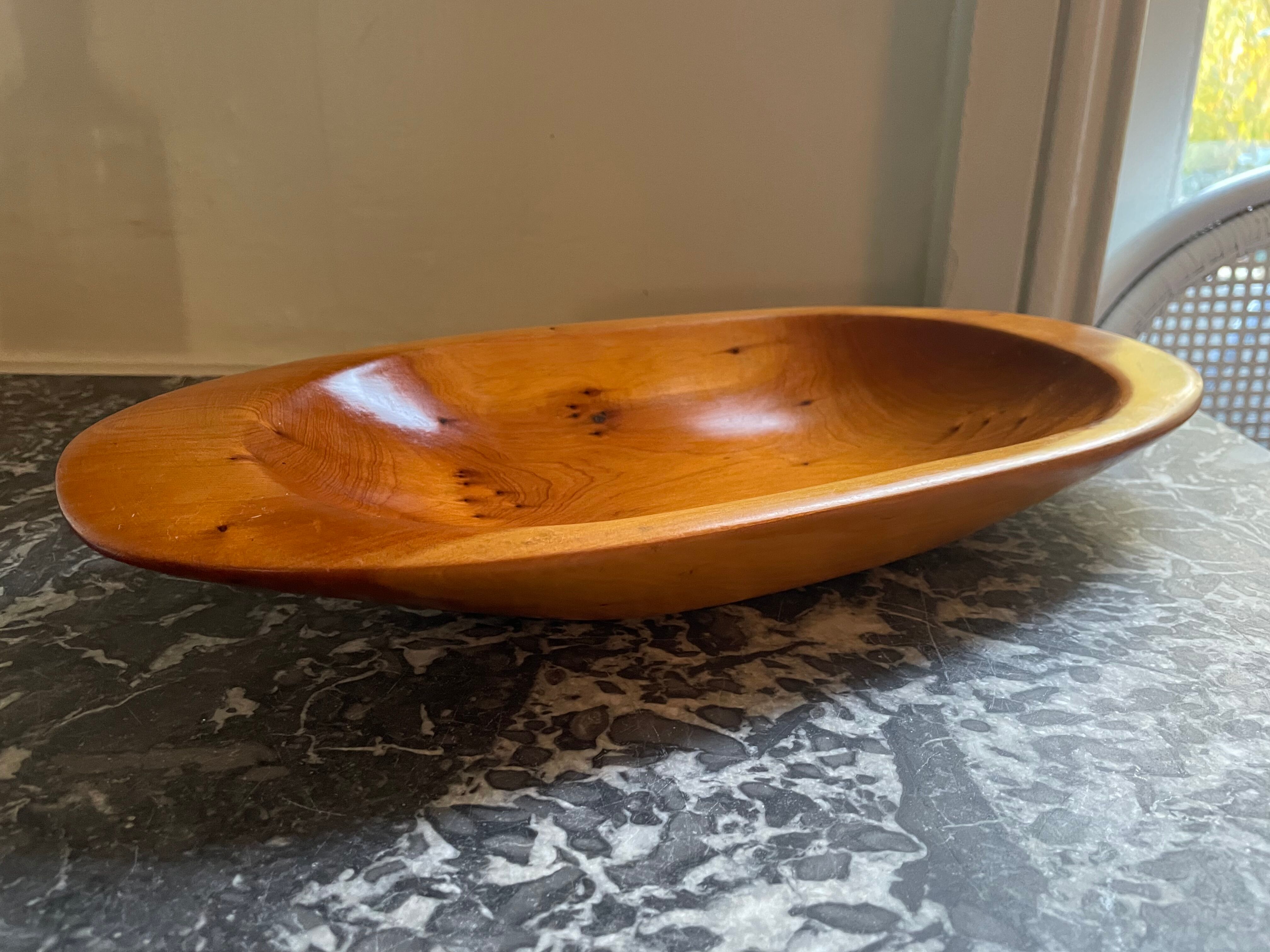 Oval wooden dish