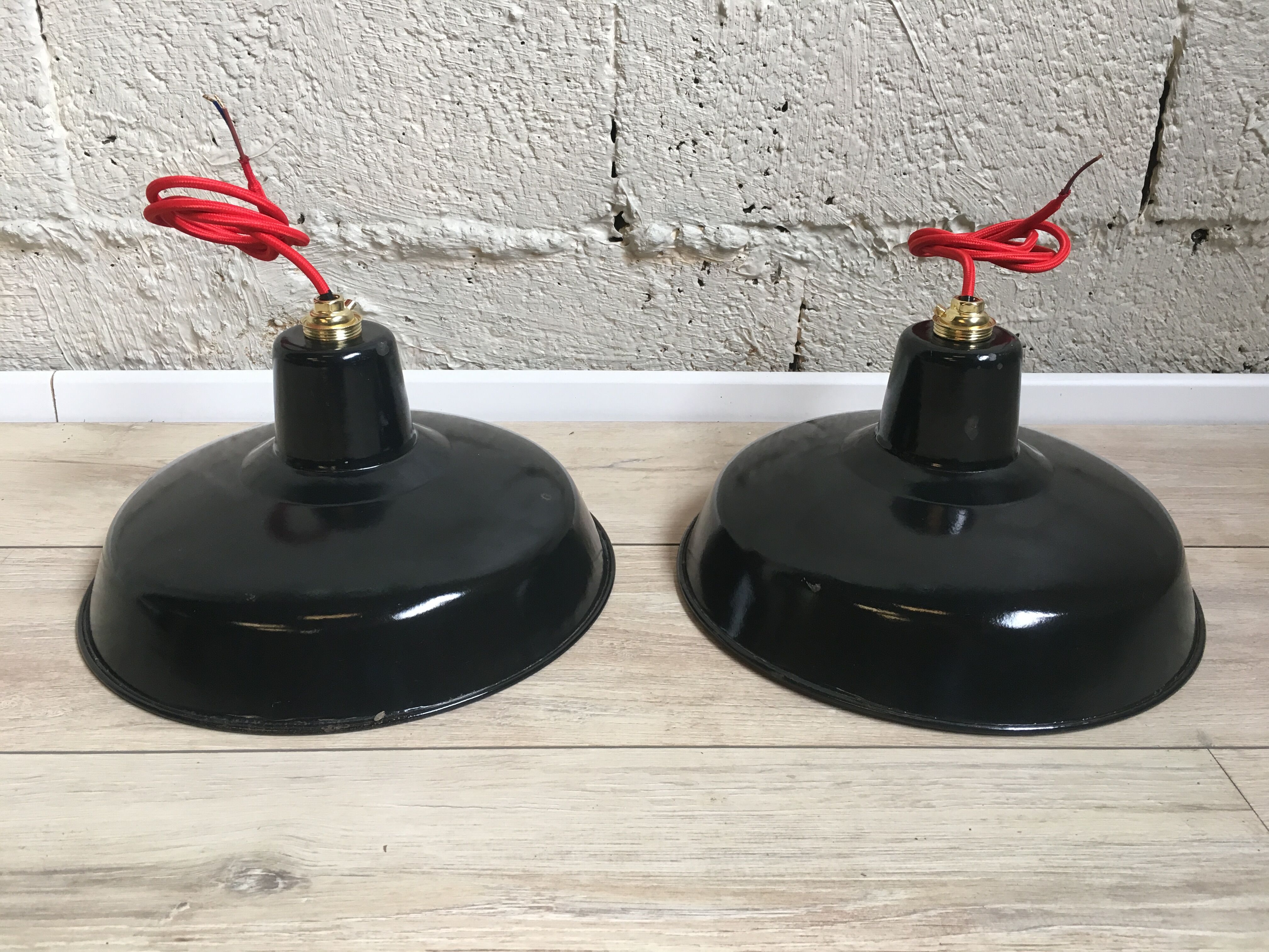 Paire de suspensions émaillées