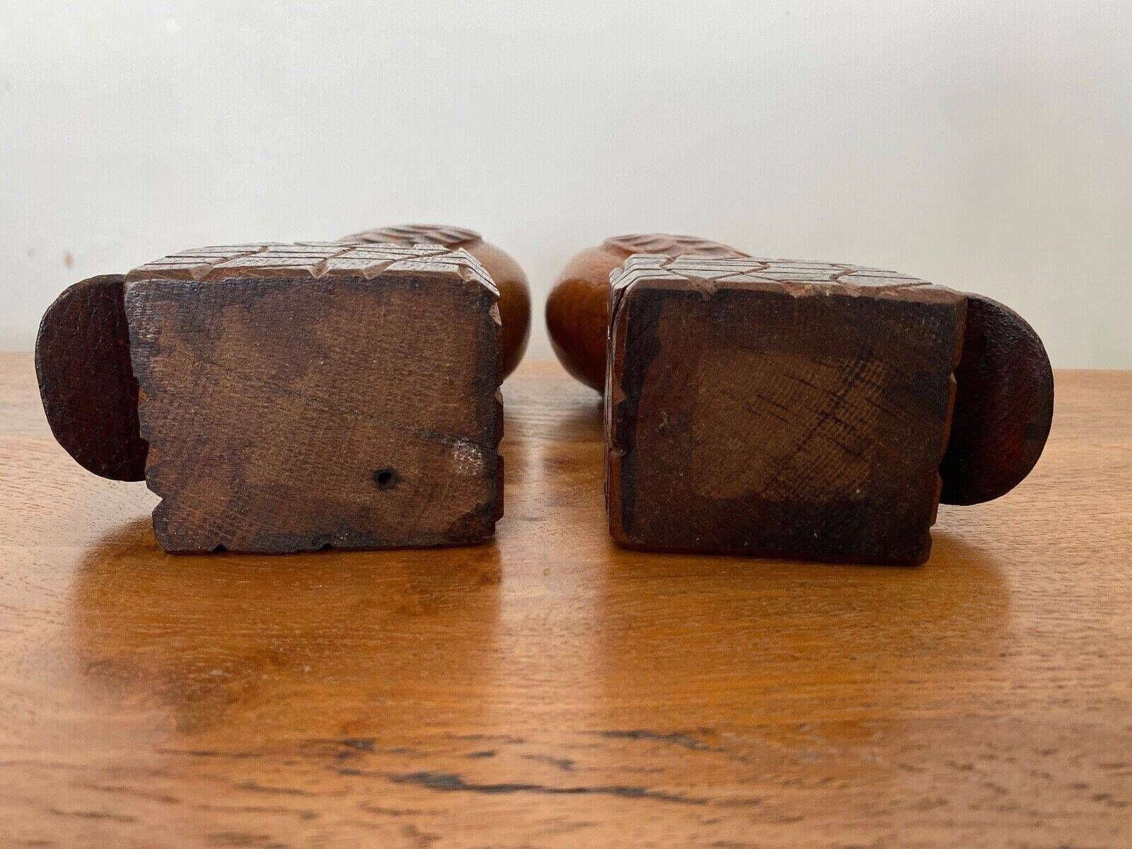 Pair of Art Deco bookend birds in carved wood cubizing 1930