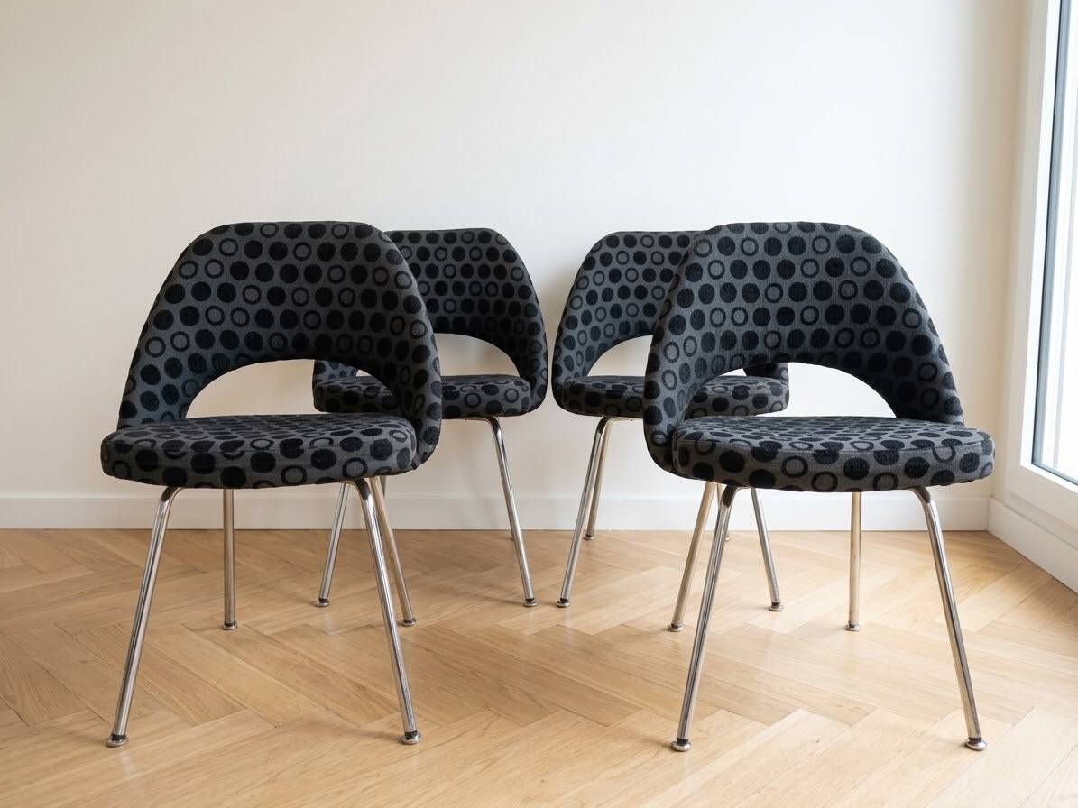 Set of 4 Executive Conference chairs Eero Saarinen Knoll