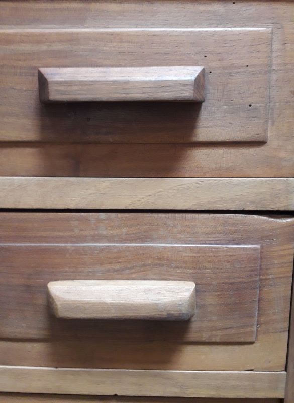 Minister's desk in walnut with drawers