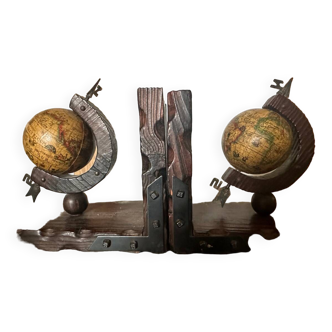 World map bookend