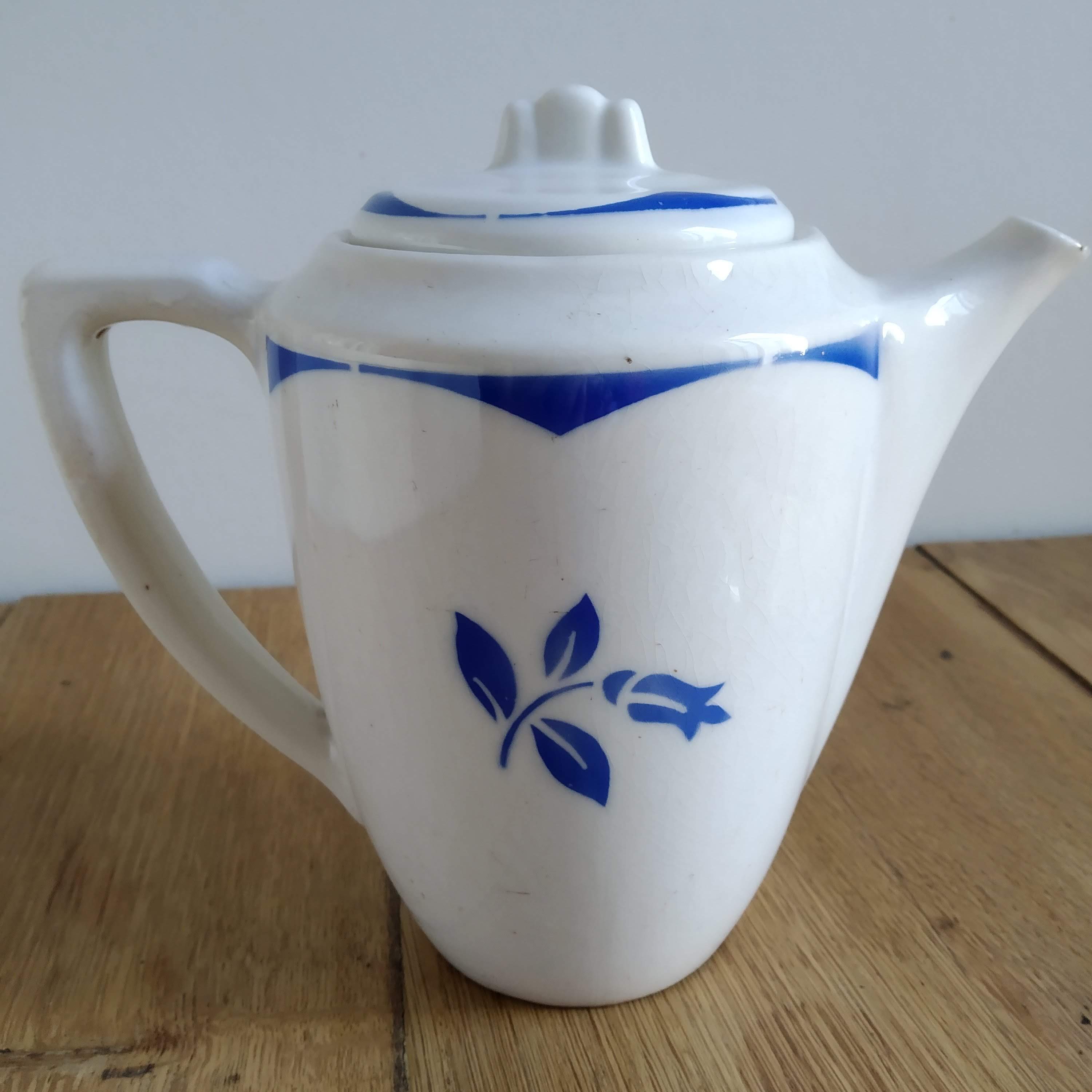 Corsica coffee maker and ravine set