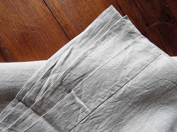 Drap ancien français tissé à la main – Lin naturel, début du 20ème siècle, 210 × 280 cm, 2 kg