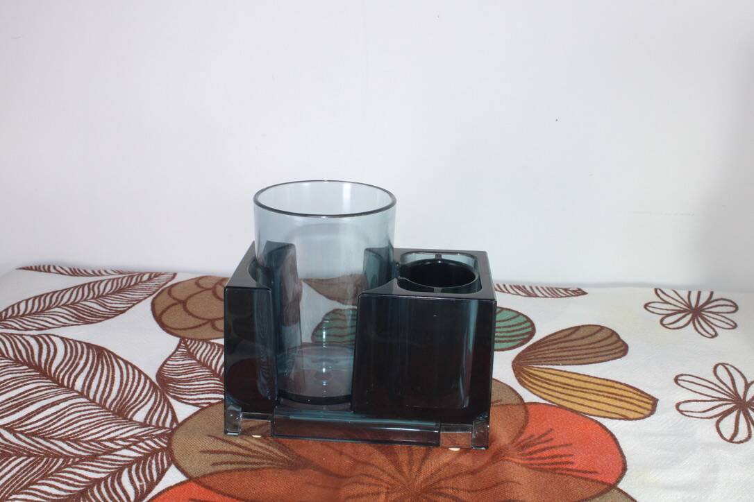 Appliques Allibert Salle de bain vintage 1970/1980 bleu et verre a dents