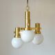 Chandelier vintage en laiton et opaline, années 1970, dans le style de Sciolari.