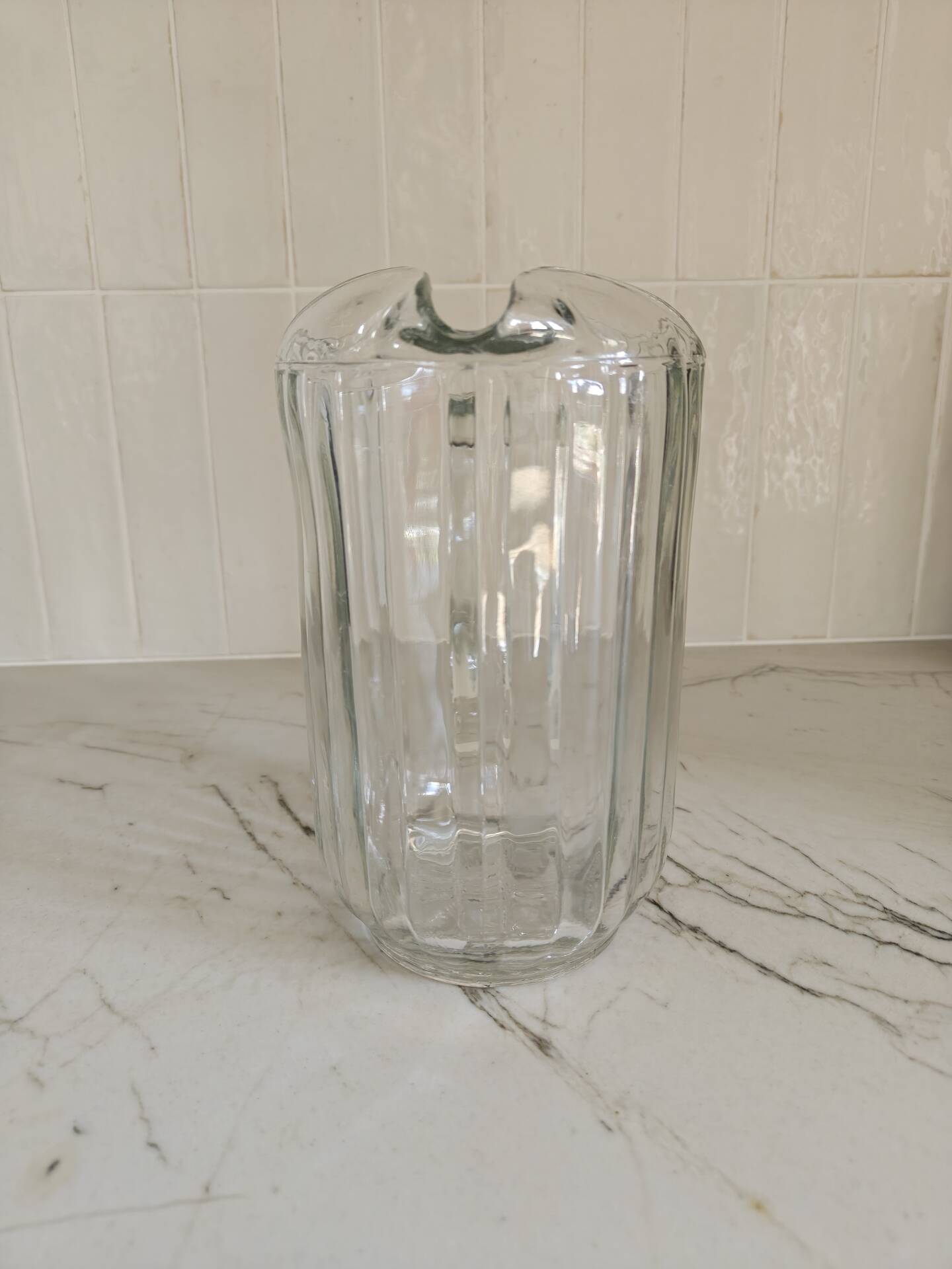 Glass jug