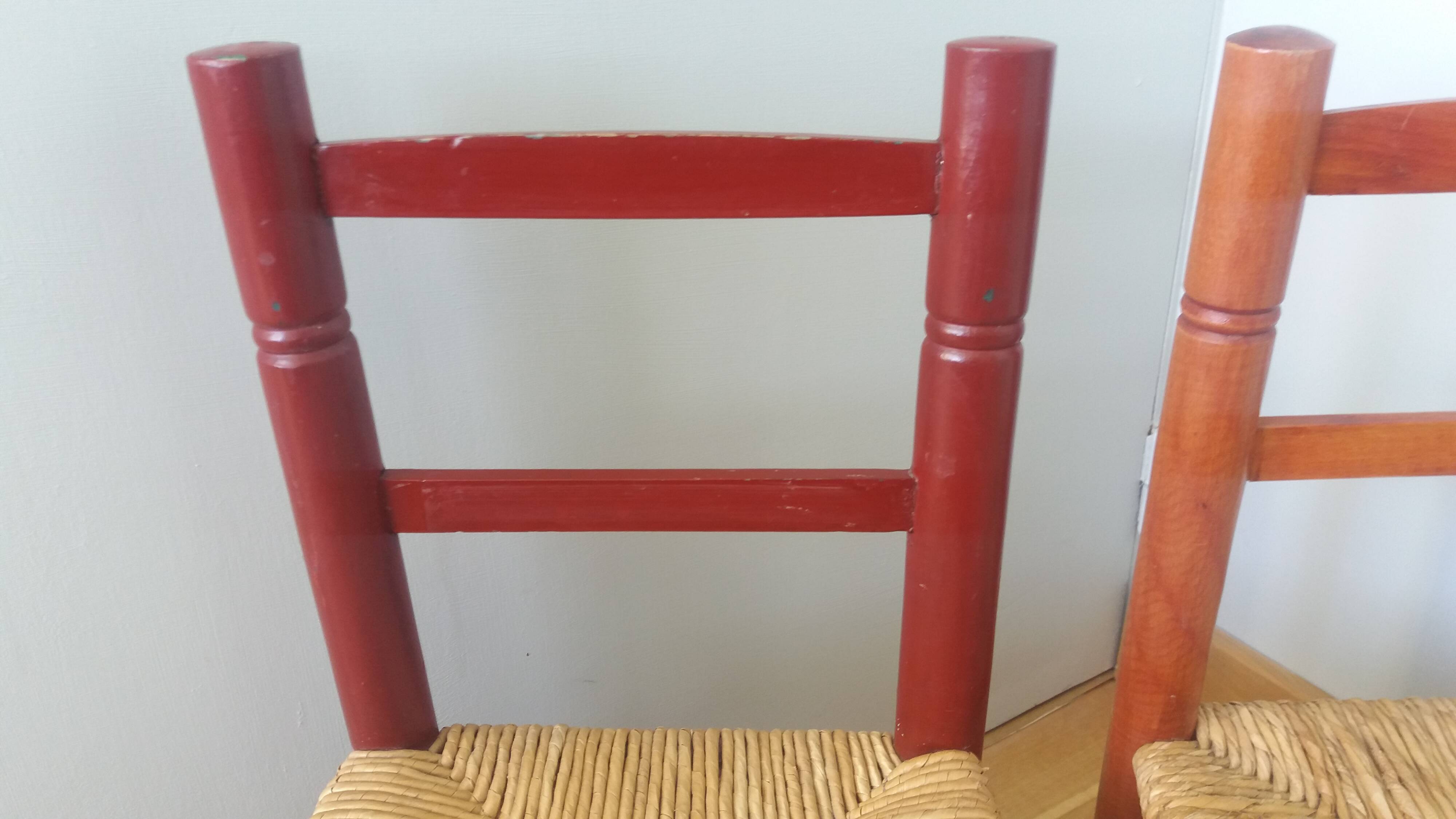 Children's straw chairs made of wood and straw.
