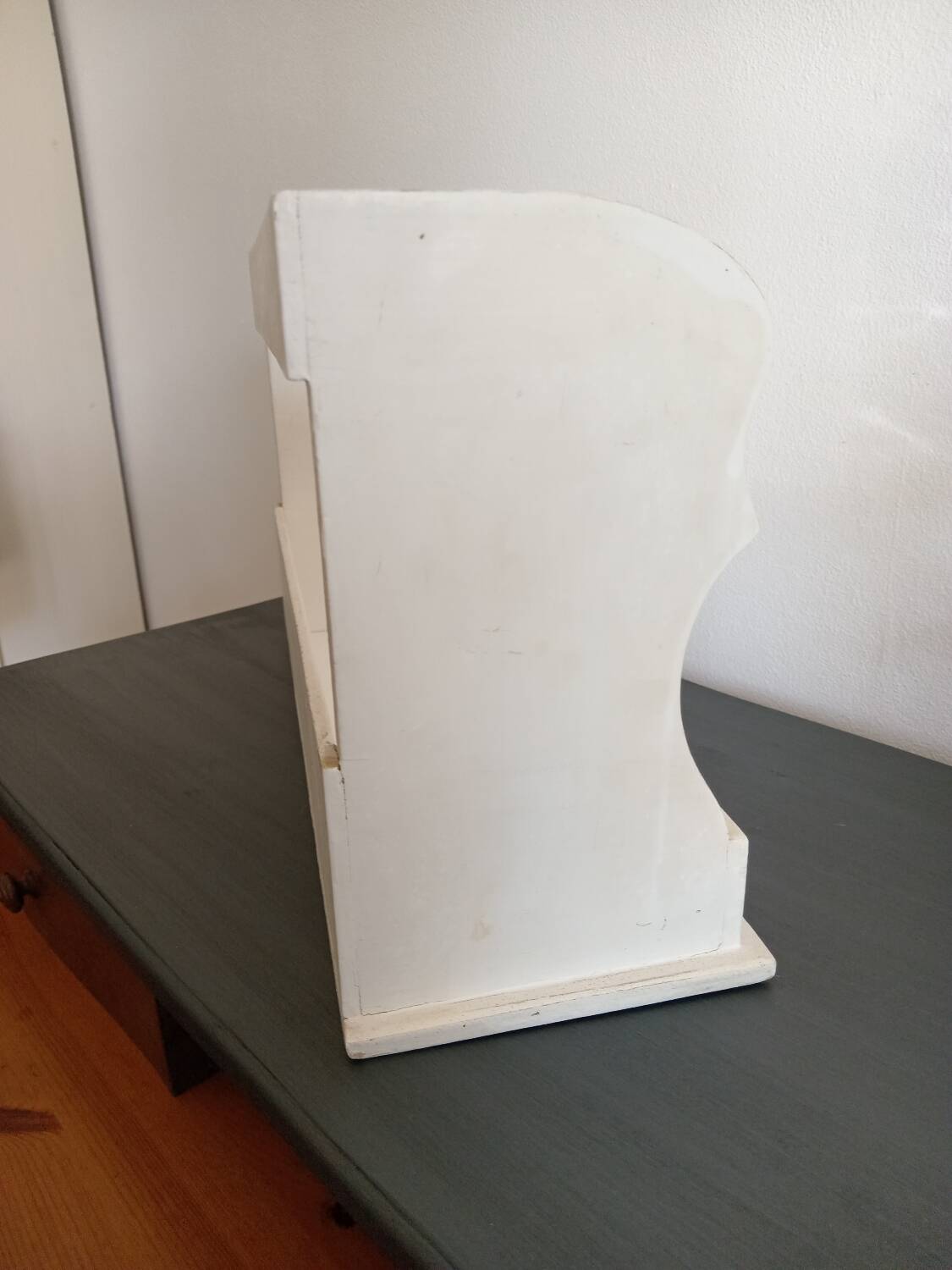 Wall mounted spice rack