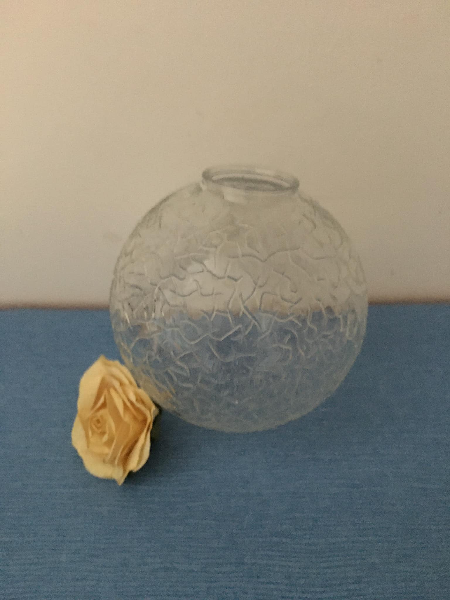 Round globe made of cracked glass