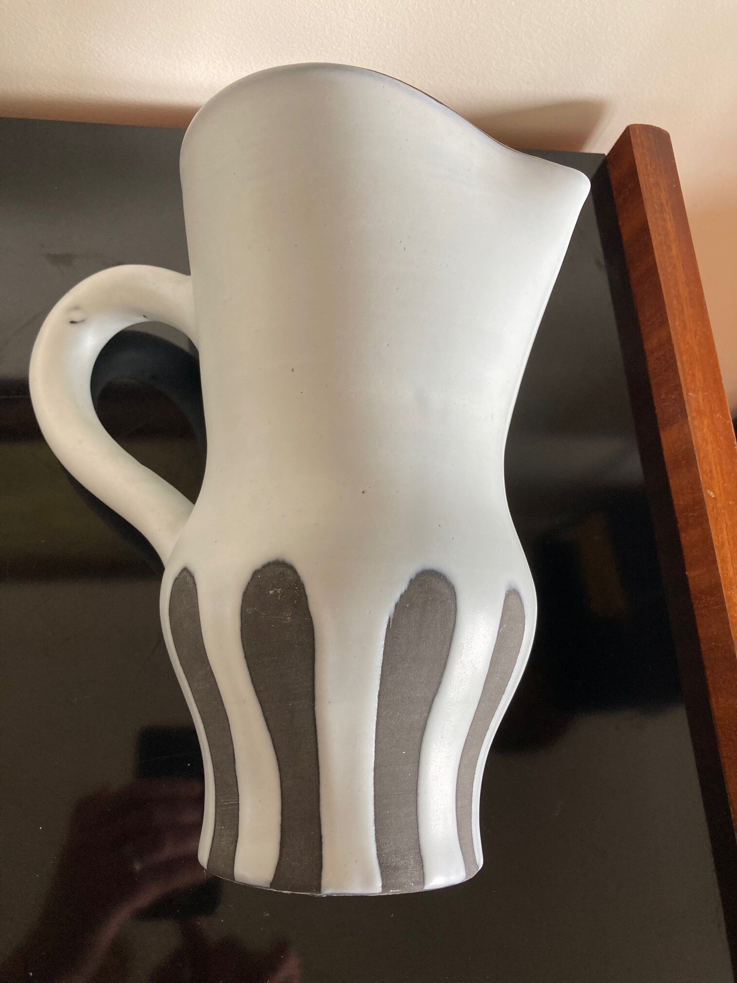 Pitcher Vallauris Capron