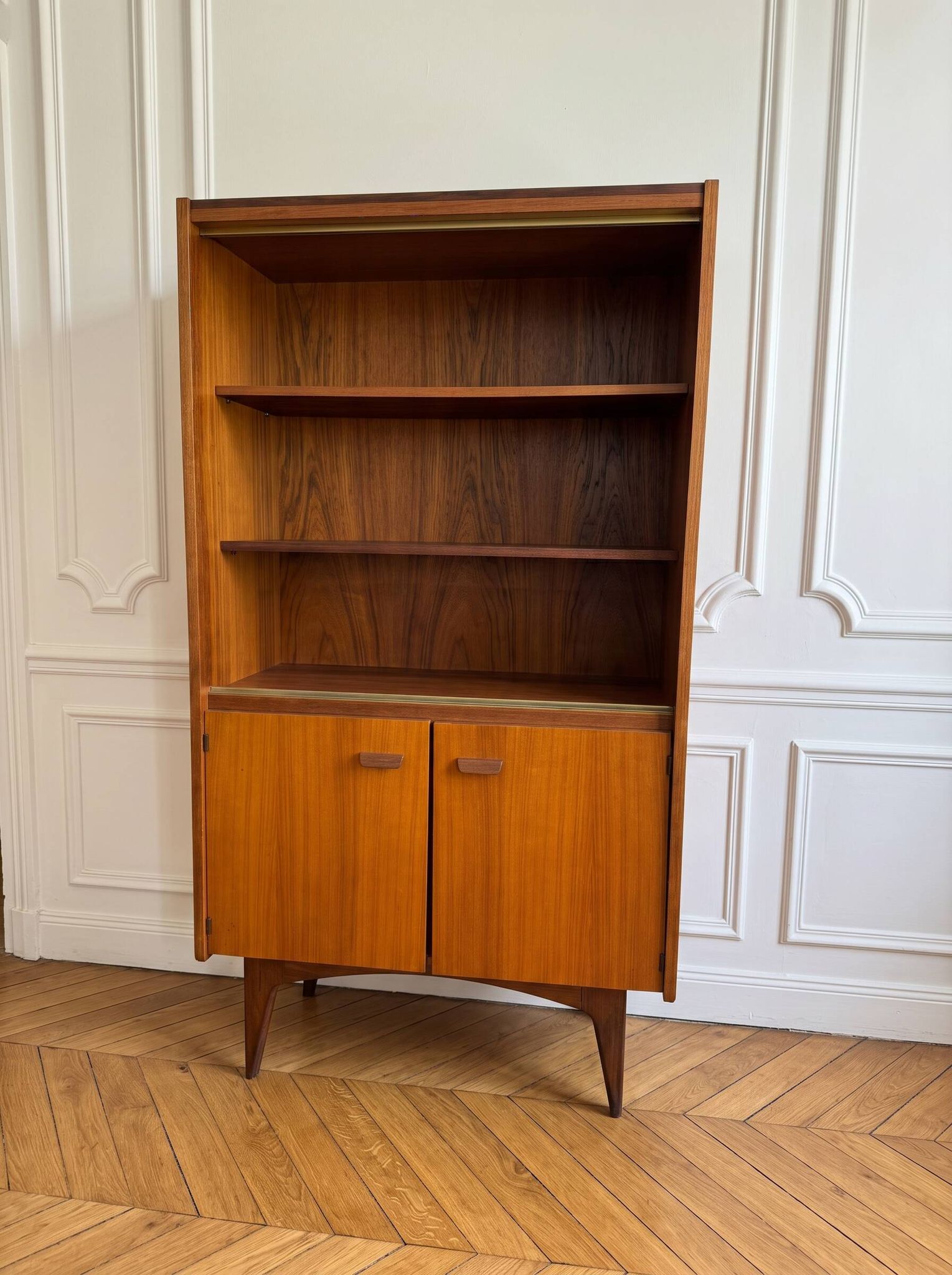 Vintage Scandinavian style sideboard in teak veneer and teak.