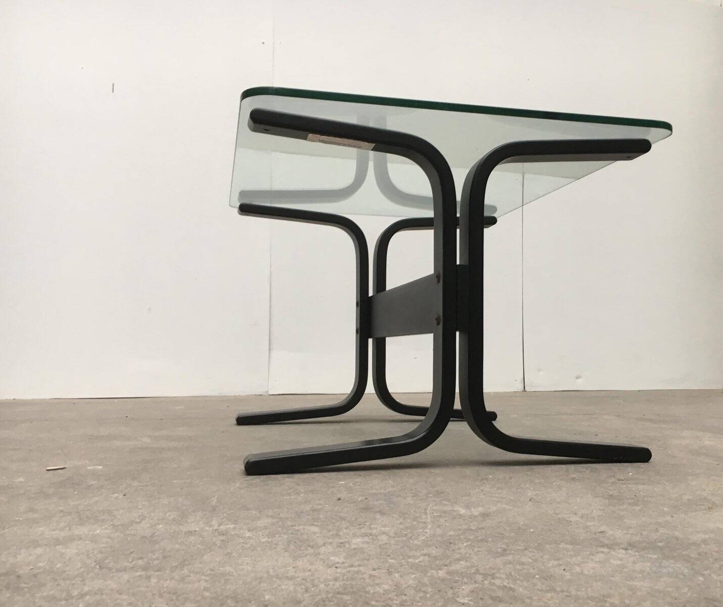 Mid-century Norwegian Siesta glass side table by Ingmar Relling for Westnofa.