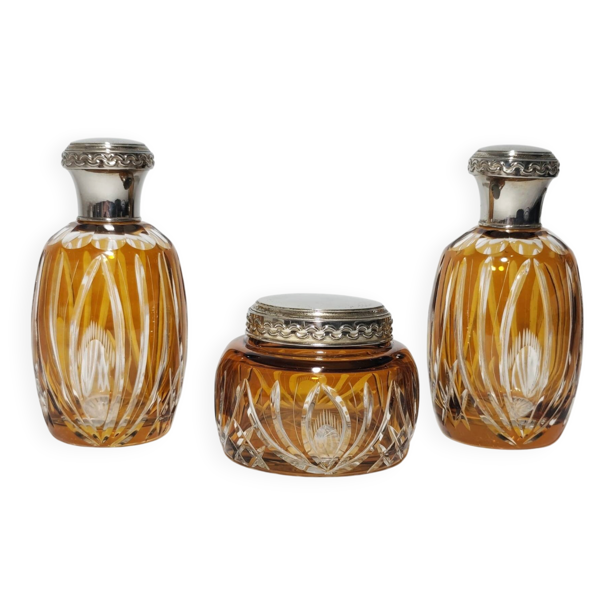 Jeu de toilette en cristal de Bohême. République tchèque, années 1950.