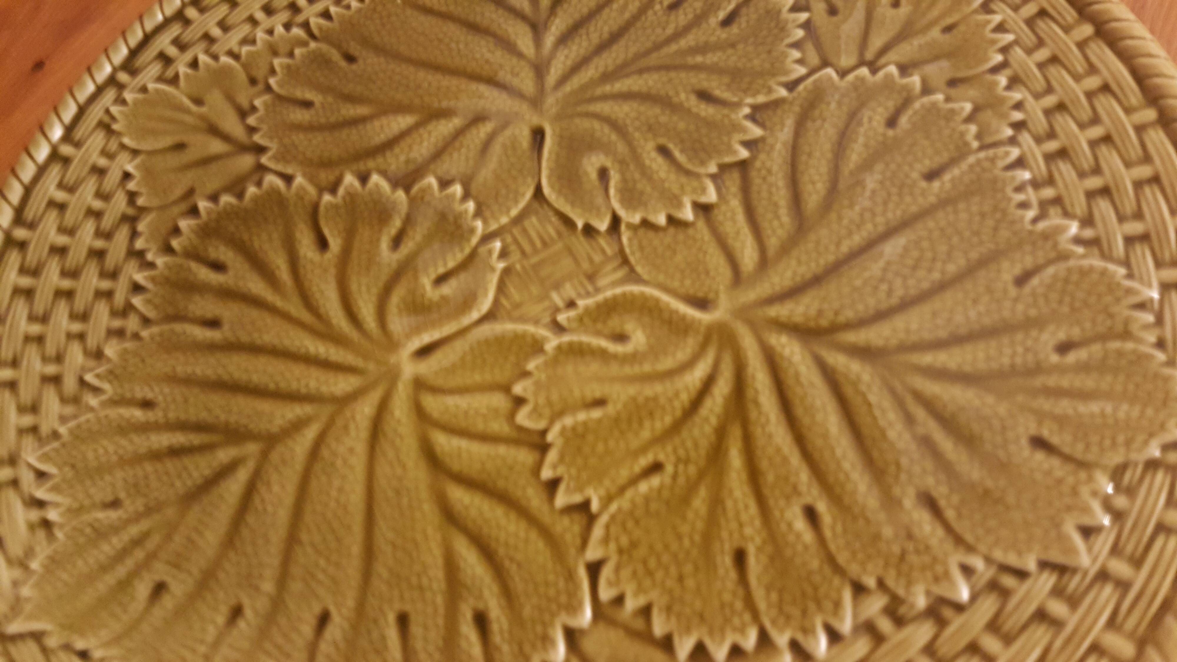 Gien Barbotine earthenware pie dish