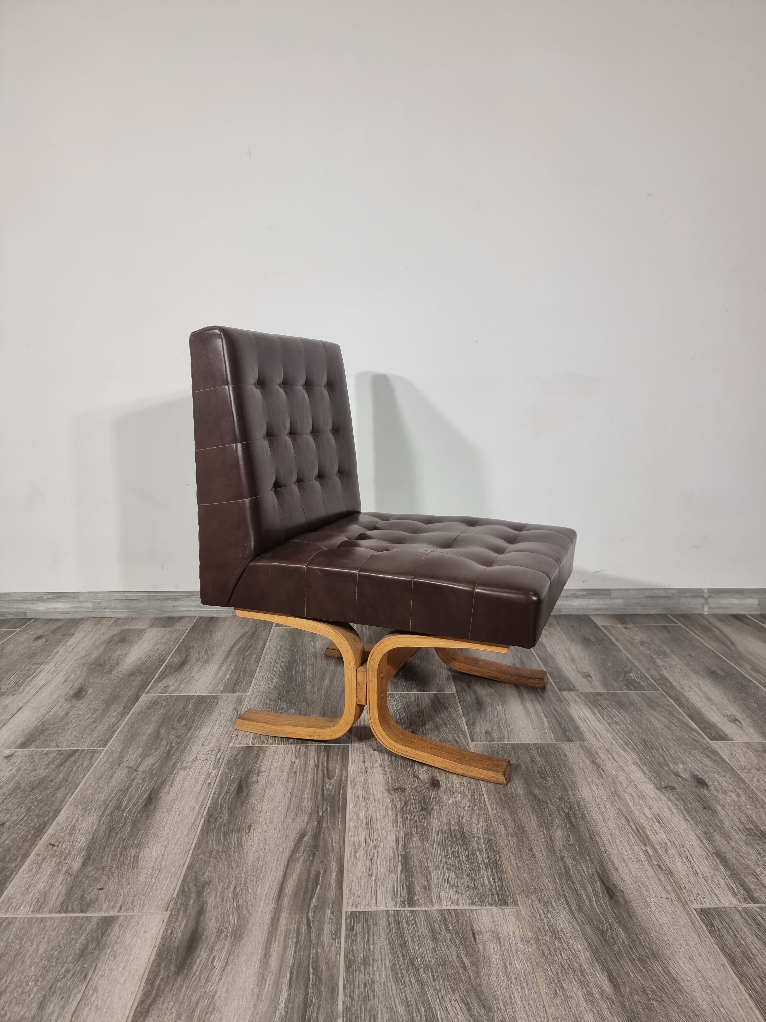 Fauteuil en cuir simple par Ludvik Volak