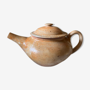 Vintage teapot in Loire sandstone