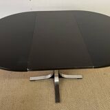 Round table with extension