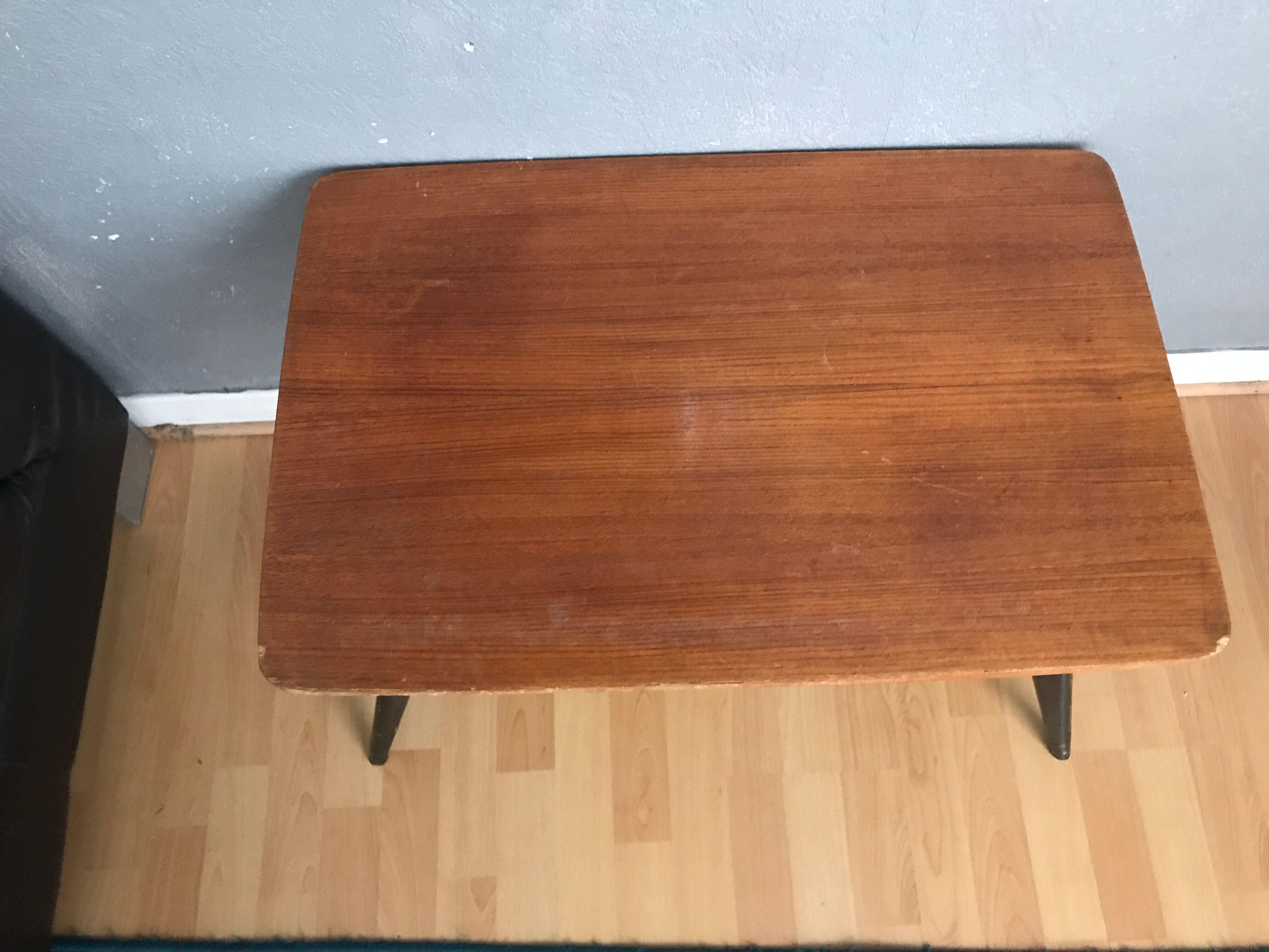 Table bass feet compass