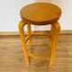 2 bar stools