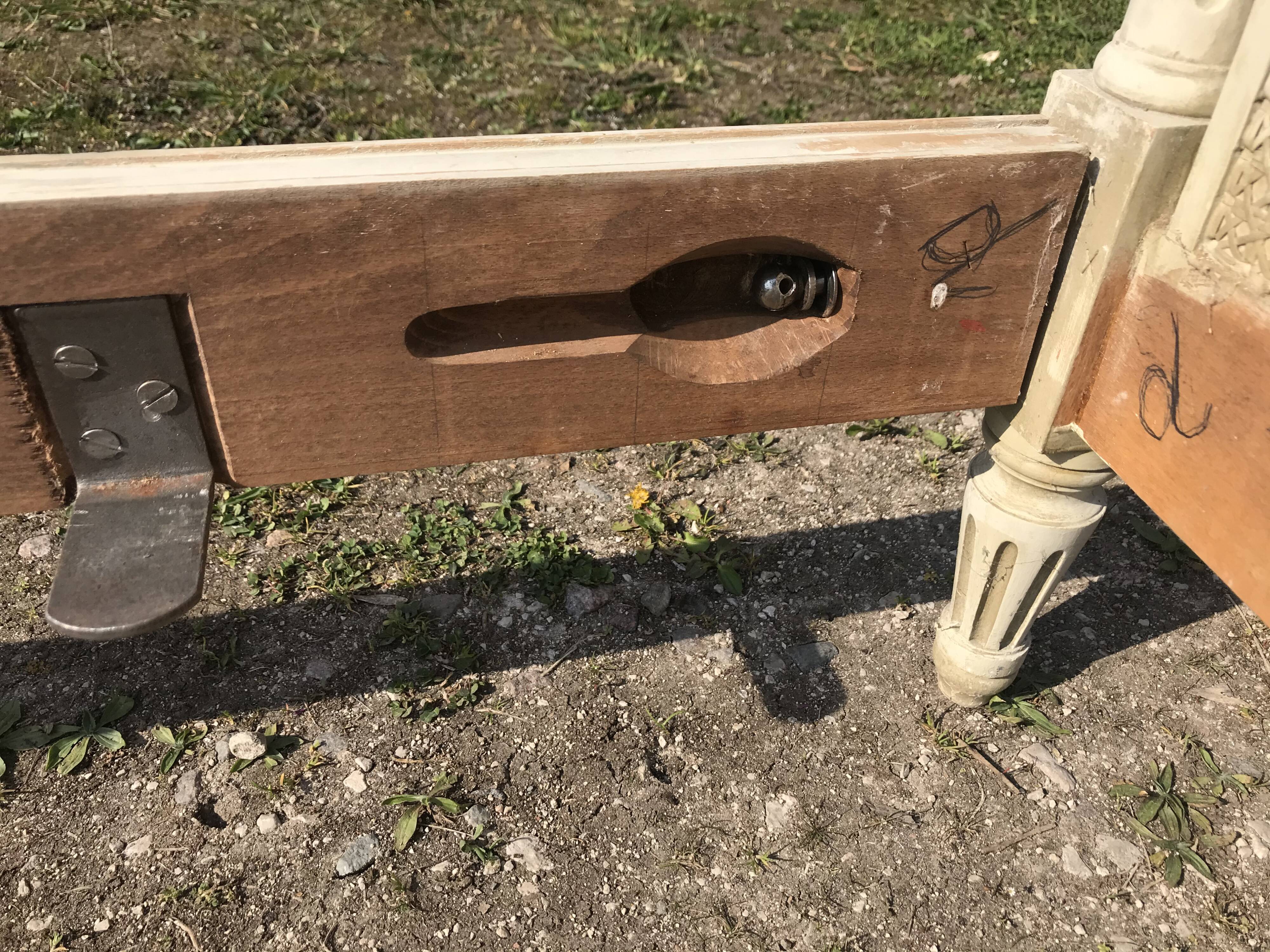 Bed louis XVI caning