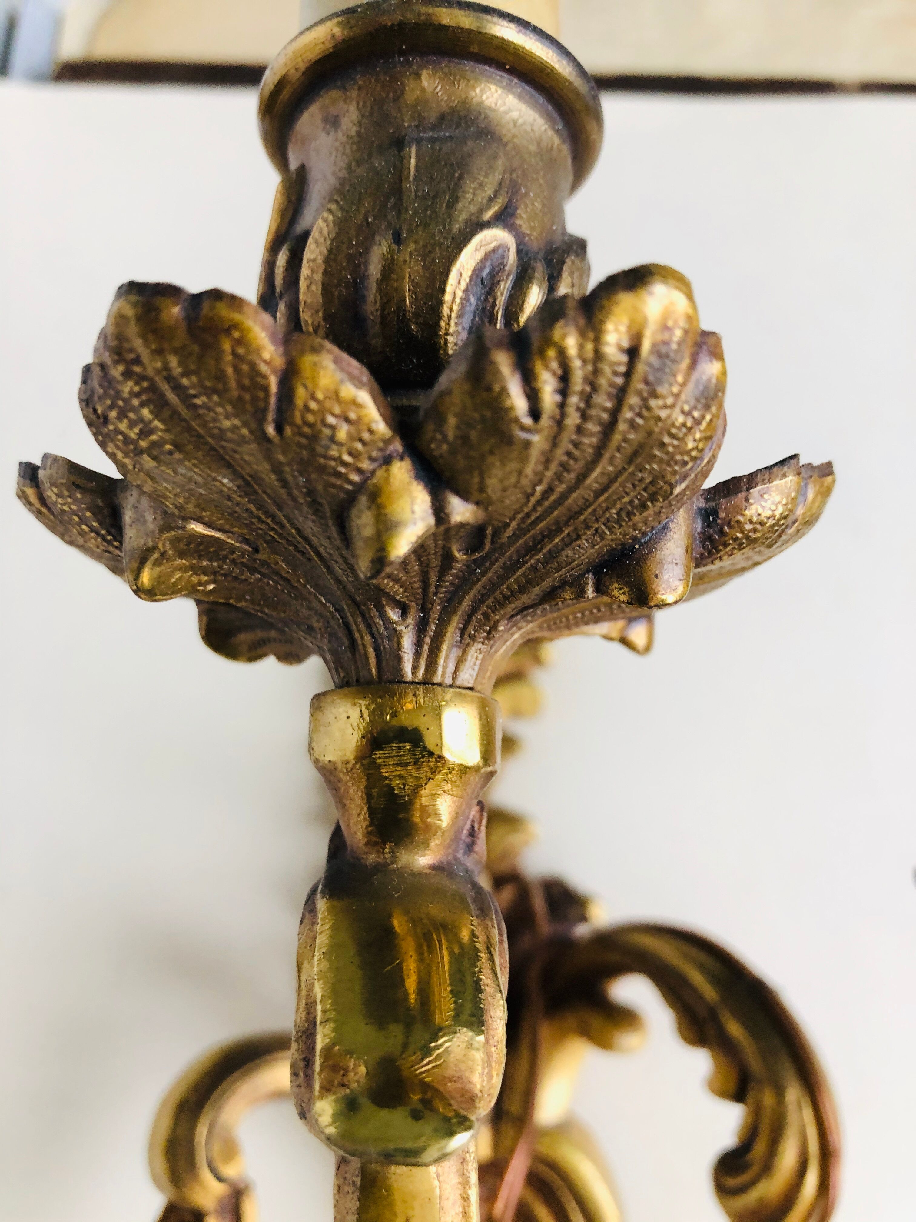 Wall light in gilded bronze