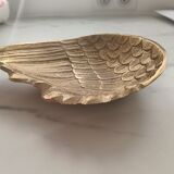 Empty pocket angel wing