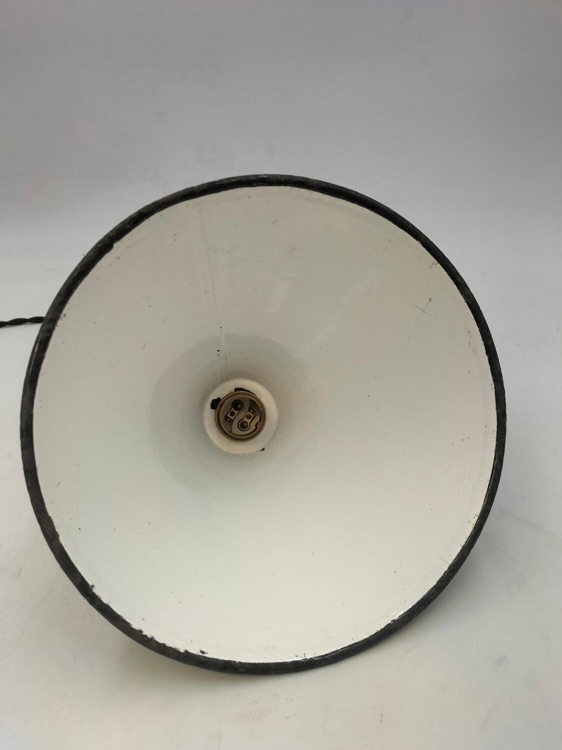 Enamelled sheet metal cone pendant light