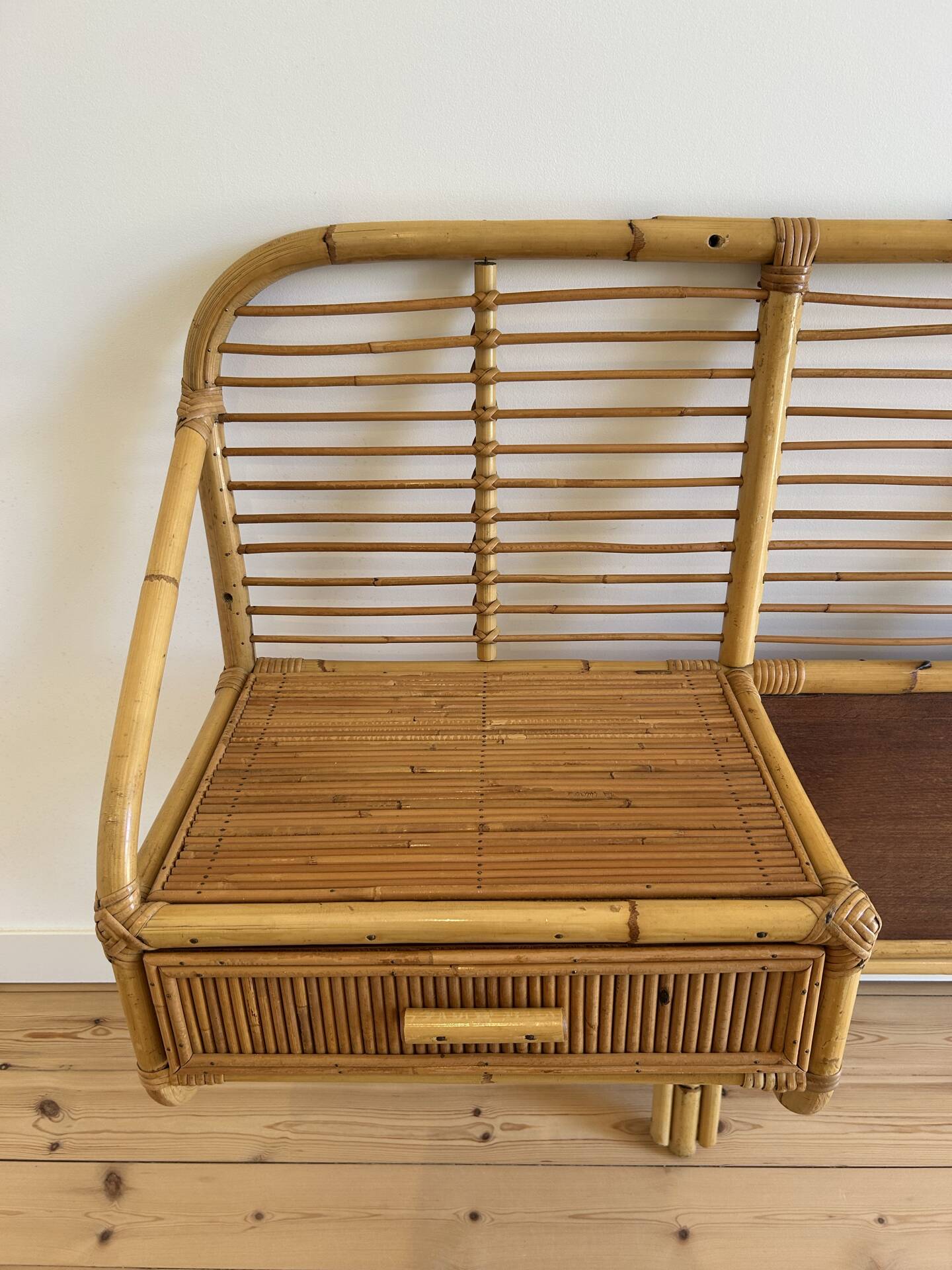 Tête de lit vintage en rotin