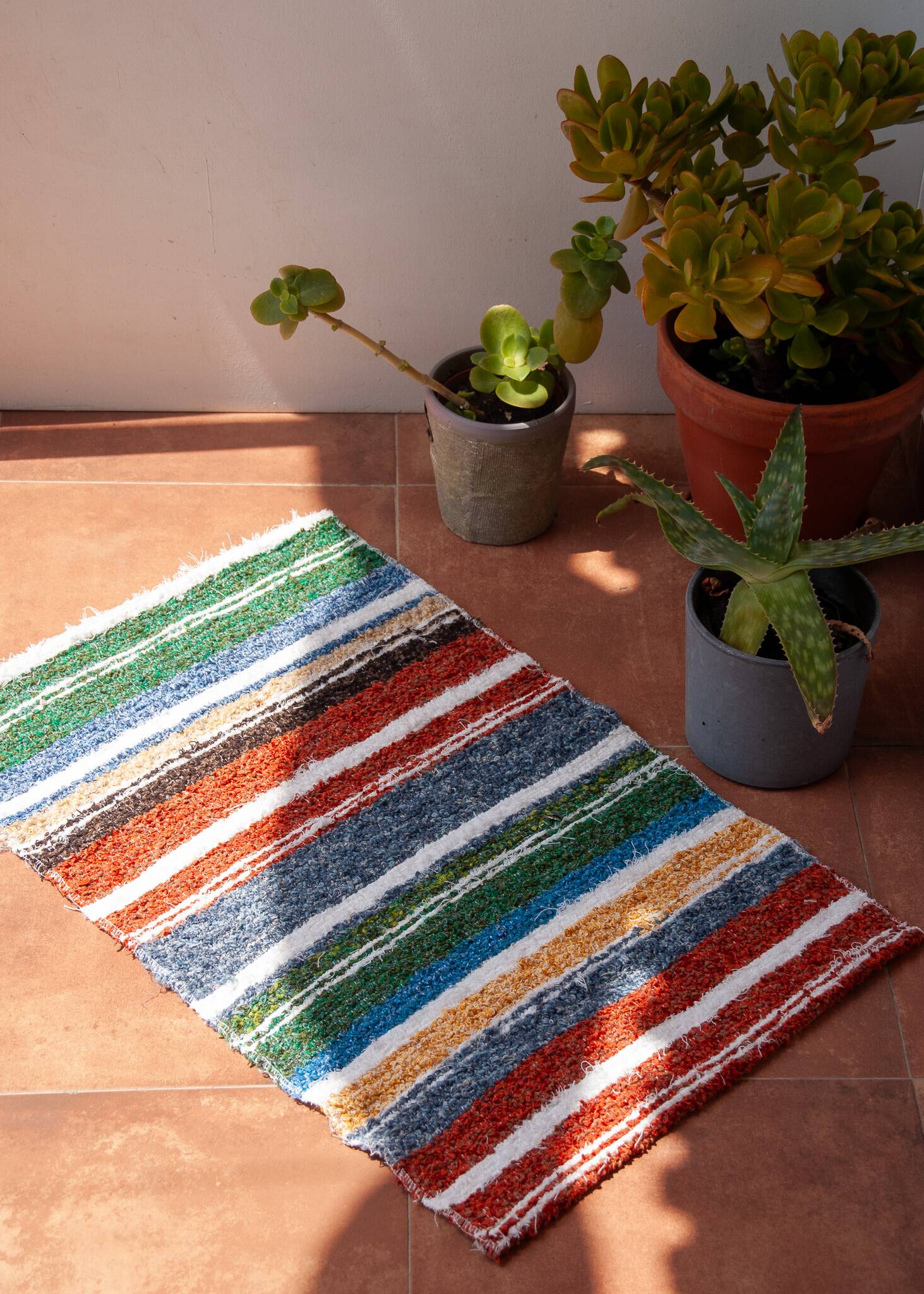 Handwoven recycled cotton rug - 40 x 60 cm