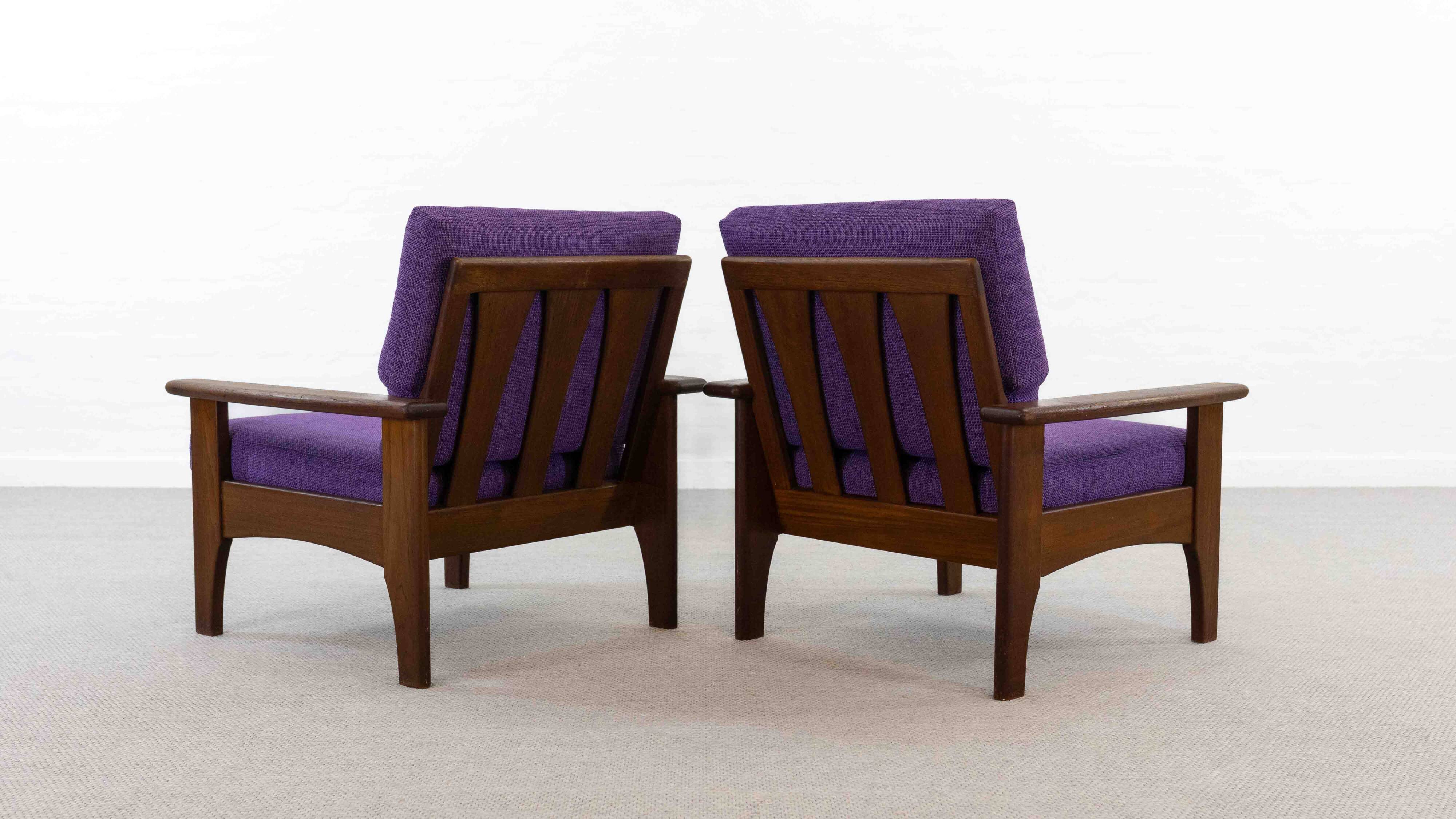 Set of 2 scandinavian easy chairs in teak with purple upholstery