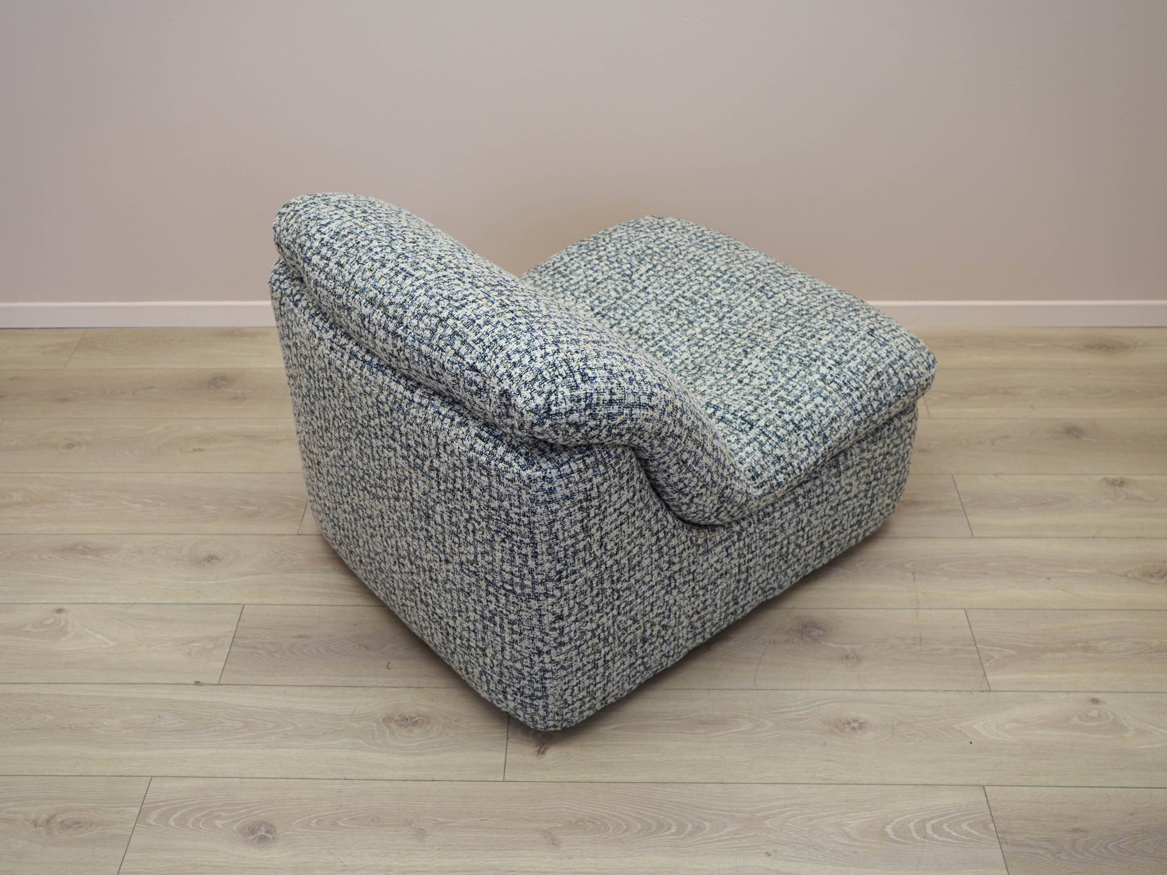 Fauteuil, design italien, années 1970, fabriqué en Italie
