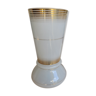 Vase in white opaline and golden borders